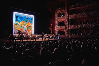 Obra de Refik Anadol en la "experiencia artbag" en el Teatro Colón, durante la Semana del Arte