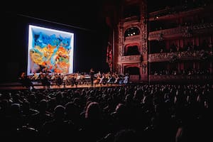 Obra de Refik Anadol prestada por el coleccionista argentino David García para la "experiencia artbag" en el Teatro Colón, durante la Semana del Arte