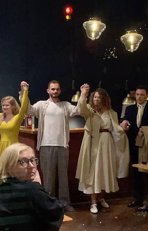 Obra de teatro en cirílico en el teatro porteño El Faro
