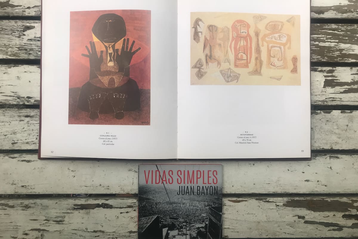 Obras de Gambartes y Vidas simples, el tercer disco de Juan Bayón, que incluye la composición que inspiró este manuscrito.