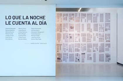 Obras de León Ferrari en el ingreso a la muestra