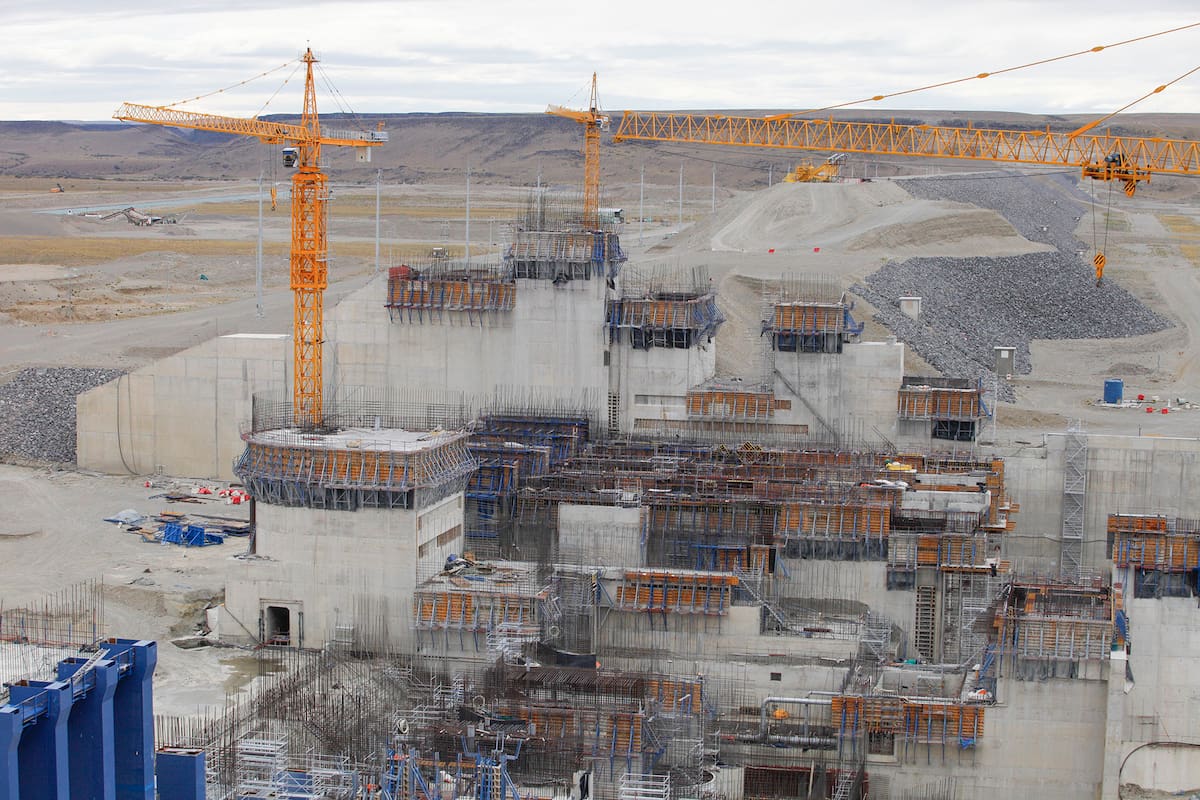 Obras en la represa de Santa Cruz
