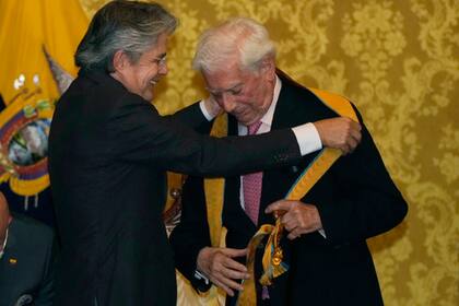 Obras y premios que recibió el escritor peruano Mario Vargas Llosa, quien falleció el domingo