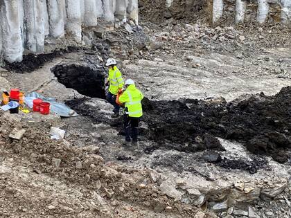 Obreros hallaron la letrina cuando realizaban la construcción de un edificio en el centro de la ciudad