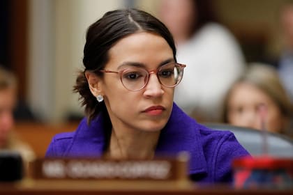 Ocasio-Cortez concentra el mayor respaldo entre votantes demócratas y gana terreno como figura nacional, mientras considera nuevos pasos estratégicos