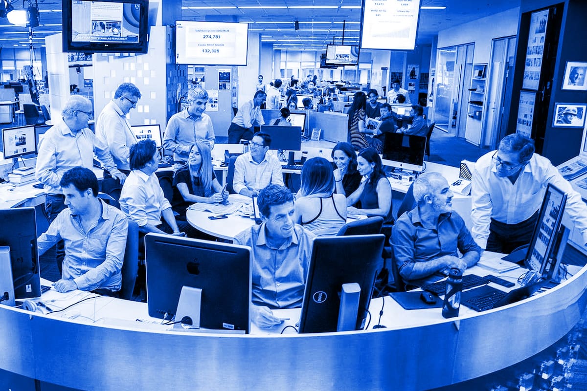 Ocho (8) indicadores de confianza ayudan al público a discernir el periodismo veraz, a la vez que promueven la transparencia y la integridad