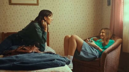 Octavia Bernasconi interpreta a Ana, cuya muerte desencadena los acontecimientos de la historia (Foto: Prime Video)