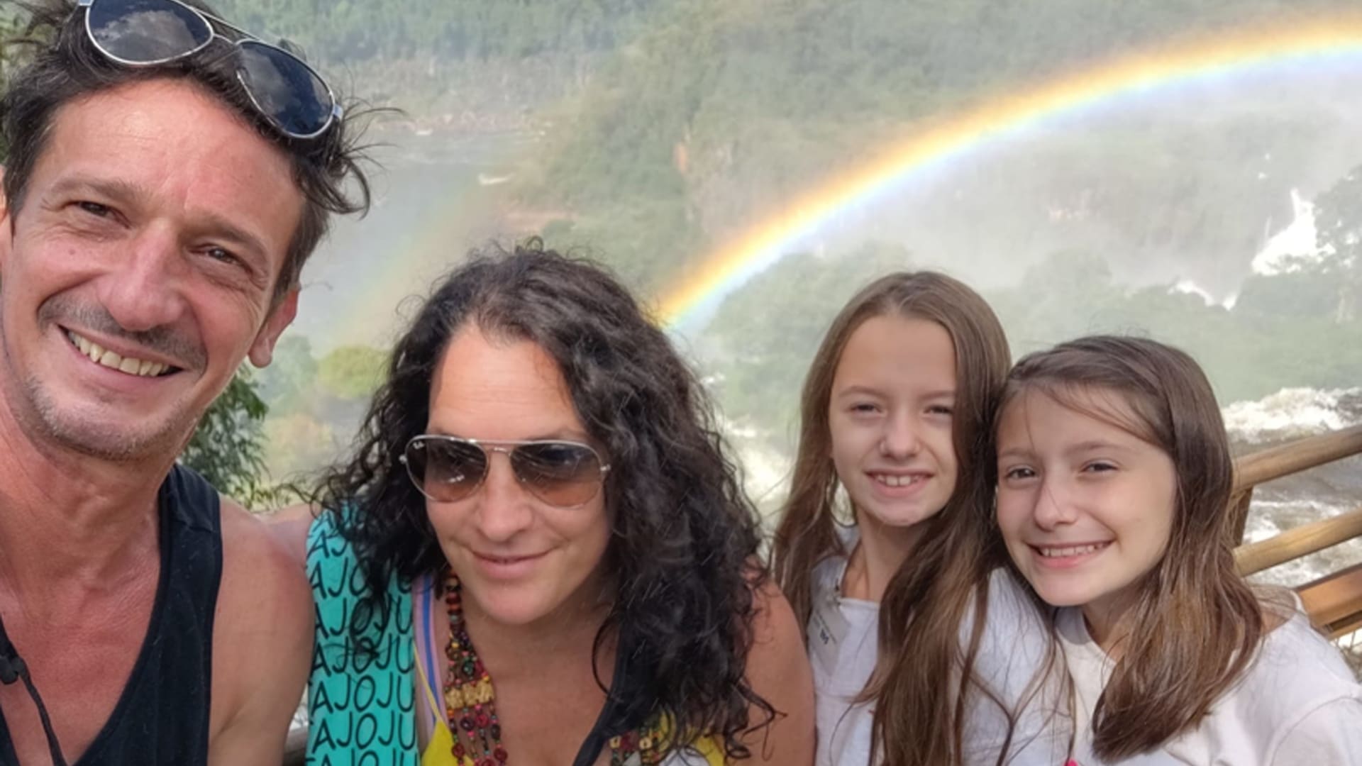 20 años juntos. Octavio Borro y Julieta Fazzari formaron una sólida familia y tiene dos hijas, Nina y Mila