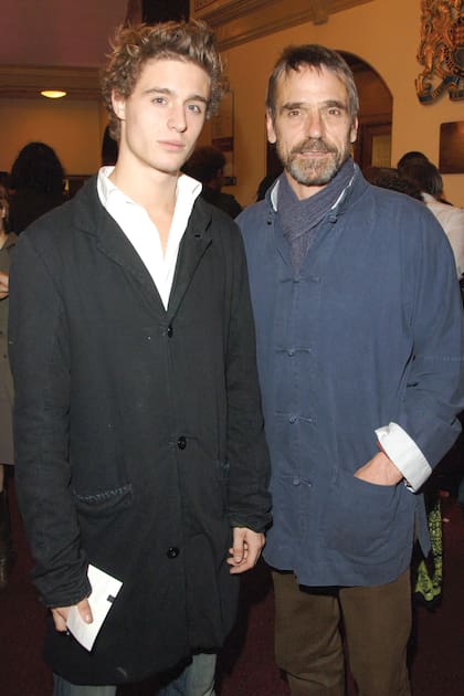 Octubre de 2006. Max y su papá Jeremy Irons
en el Royal Albert Hall, en Londres