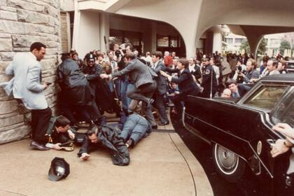 Ocurrió 69 días después de que Reagan asumiera la presidencia de Estados Unidos. Fuente: Telemundo.