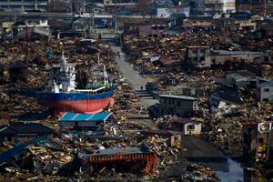 Ocurrió en Japón el 11 de marzo de 2011. Un terremoto de nueve grados en la escala de Richter provocó un tsunami con olas de maremoto de hasta 40 metros.