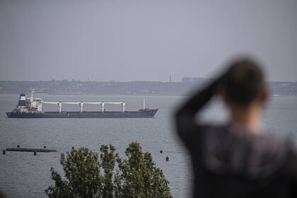 ODESSA, UKRAINE - AUGUST 01: Sierra Leone-flagged dry cargo ship Razoni departs from port of Odesa in Odessa, Ukraine on August 01, 2022 as part of a recent grain export deal signed between Turkiye, the UN, Russia, and Ukraine and expected to reach Istanbul tomorrow. (Photo by Metin Aktas/Anadolu Agency via Getty Images)