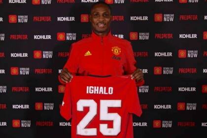 Odion Ighalo fue presentado en Manchester United, pero no se entrena con el resto de sus compañeros porque viene de jugar en China donde crecen los casos de coronavirus