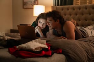 Pura química y romance juvenil: de qué trata Off Campus, la serie del momento de Prime Video que está en boca de todos