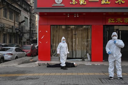 El virus tuvo su origen en un mercado de Wuhan, China