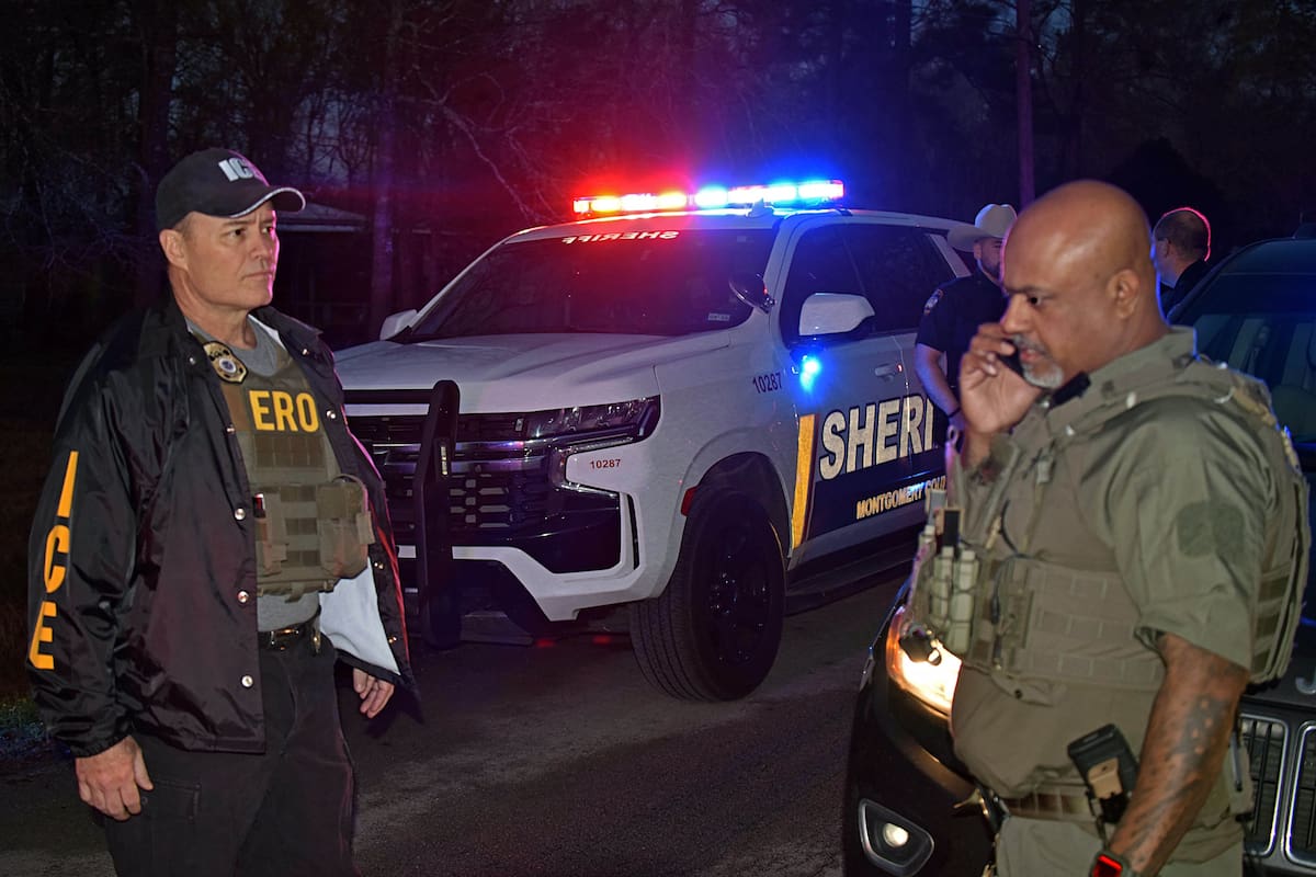 Oficiales de ICE arrestaron a 422 inmigrantes ilegales durante una operación de una semana en Houston