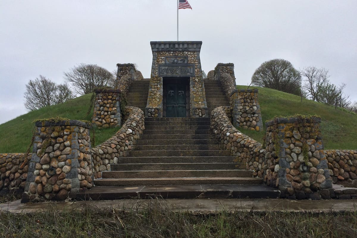 Oficialmente cerrada al público, Amrita Island es difícil de encontrar y solo se puede ver desde el agua (Cape Cod)