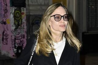 Del nuevo rubio de Angelina Jolie por las calles de Nueva York al catsuit rosa pastel de Zendaya