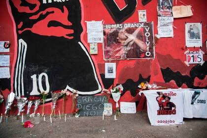 Ofrendas a Maradona en el estadio de Newells en Rosario