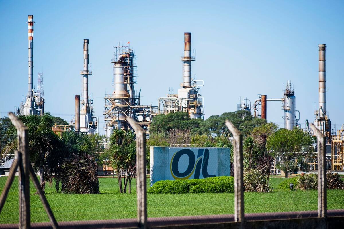Oil, refineria