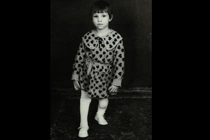 Oksana a los 6, en pleno sufrimiento en orfanatos ucranianos