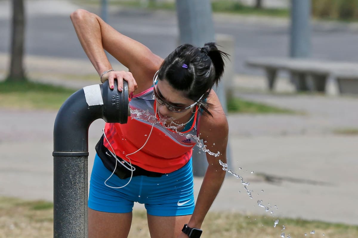 ola de calor temperatura alta pronóstico tiempo Servicio Meteorológico Nacional hidratarse hidratación sol verano