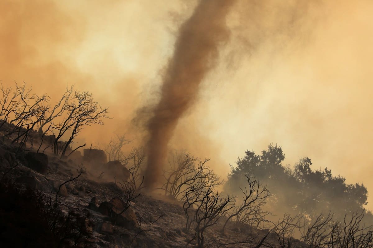Ola de incendios en el sur de California