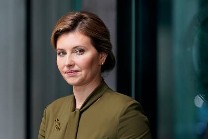 Olena Zelenska, esposa del presidente ucraniano Volodymyr Zelenskyy, representará a Ucrania en el funeral