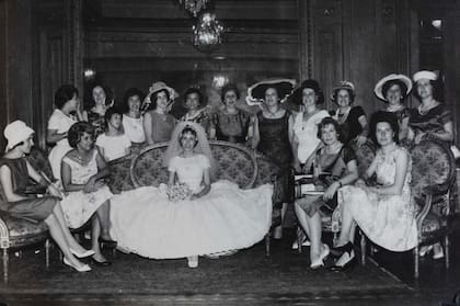 Olga Zafaroni, junto a sus invitadas