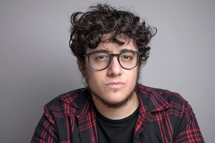 Oliver Nash: "En las redes fue el primer espacio en donde pude decir que era un hombre". Foto: Gentileza Random House.