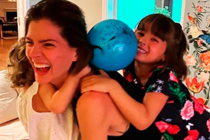 Si bien Suárez es bastante activa en las redes sociales, la actriz acostumbra a resguardar algo de la intimidad familiar, en particular cuando se trata de sus hijos. De vez en cuando, hace excepciones