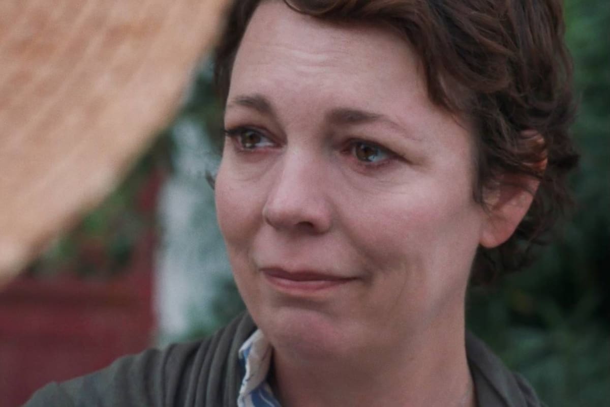 Olivia Colman en La hija oscura