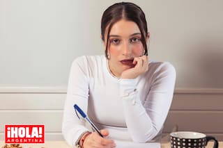 Tiene 21 años, es la hija de un famosísimo actor cómico, estudia con Cris Morena y quiere dirigir