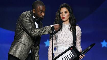 Olivia Munn rapenado junto a Jay Pharoah