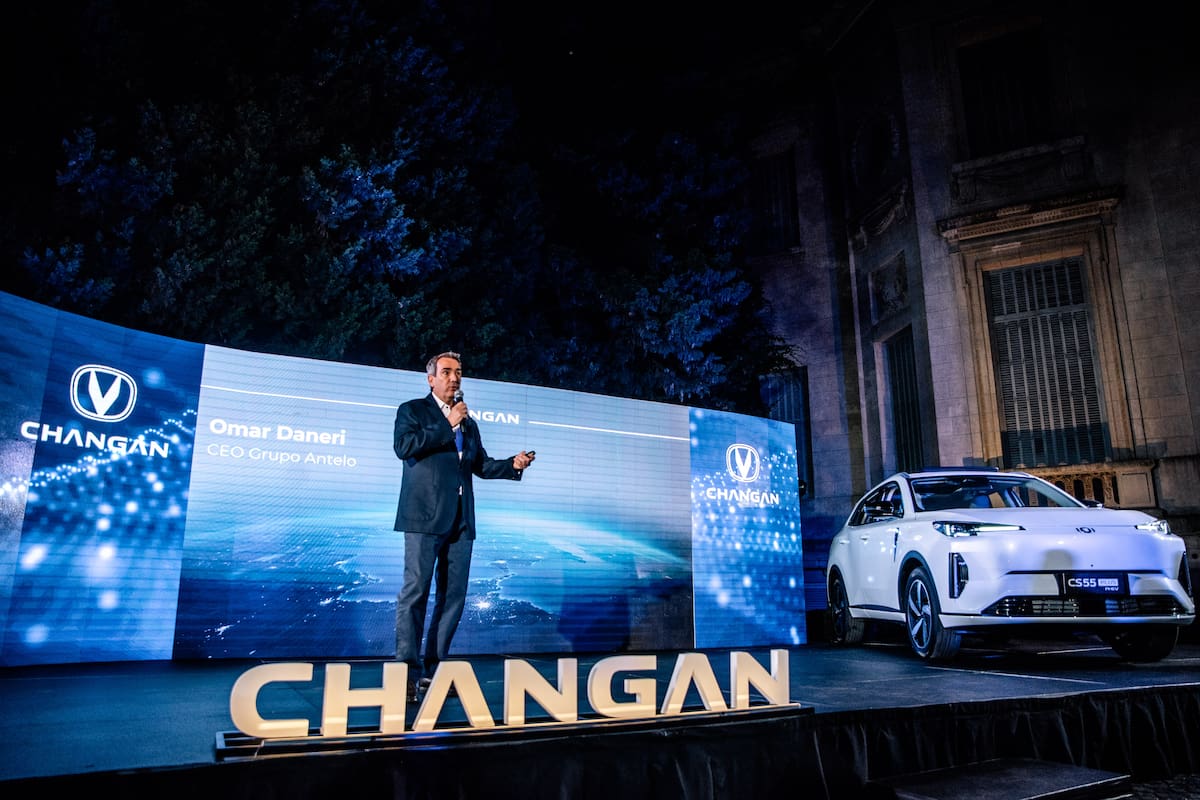 Omar Daneri, CEO del Grupo Antelo durante el relanzamiento de la marca en Argentina.