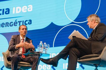 Omar Gutiérrez, gobernador de la provincia de Neuquén, y Roberto Murchison, presidente de IDEA y presidente de Grupo Murchison