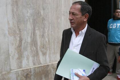 El ferroviario Omar Maturano cuestionó el alineamiento de la CGT con el Gobierno y es uno de los que explora adhesiones para avanzar con un paro; "estamos cerca de un nuevo 2001", dijo el jefe de La Fraternidad