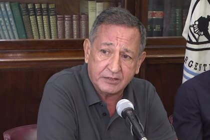 Omar Maturano, secretario general de La Fraternidad, definiría hoy un paro de trenes