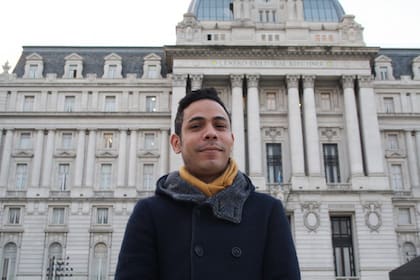 Omar Zambrano, un venezolano de 43 años que vive en Buenos Aires hace siete años, en el CCK.