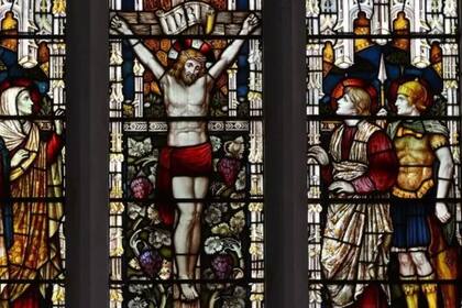 Omitiendo la religiosidad derivada de su figura, Jesucristo fue un condenado político