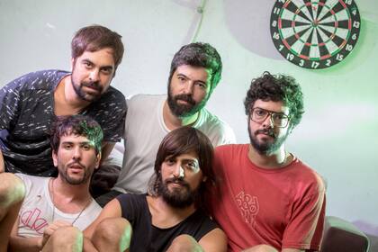 Onda Vaga respondió los testimonios de maltrato, abuso y violencia de género que un grupo de mujeres publicó en el blog denunciasondavaga.wordpress.com.