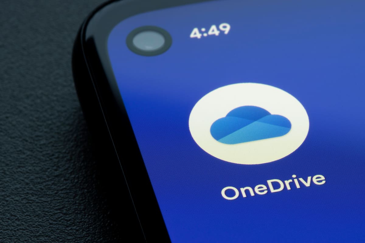 OneDrive, el servicio de almacenamiento de archivos e imágenes de Microsoft, suma funciones similares a las de Google Photos