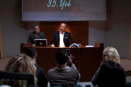 Onur ofrece una conferencia de prensa, luego de que la mujer que lo denunció se desdijo de sus graves dichos en su contra
