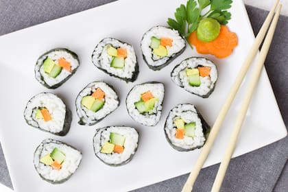 Opciones vegetarianas y veganas para los amantes del sushi.