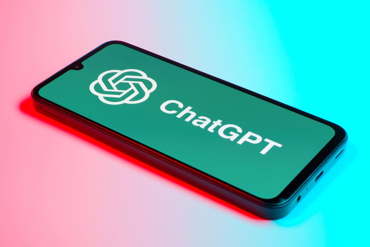 OpenAI presentó ChatGPT para Adolescentes, una experiencia específica para los menores de 18 años que establece restricciones y controles parentales en el uso del ‘chatbot’ y refuerza su papel como herramienta de aprendizaje.