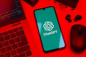 OpenAI se declara en "código rojo" y priorizará mejorar ChatGPT para frenar la presión de sus competidores como Google