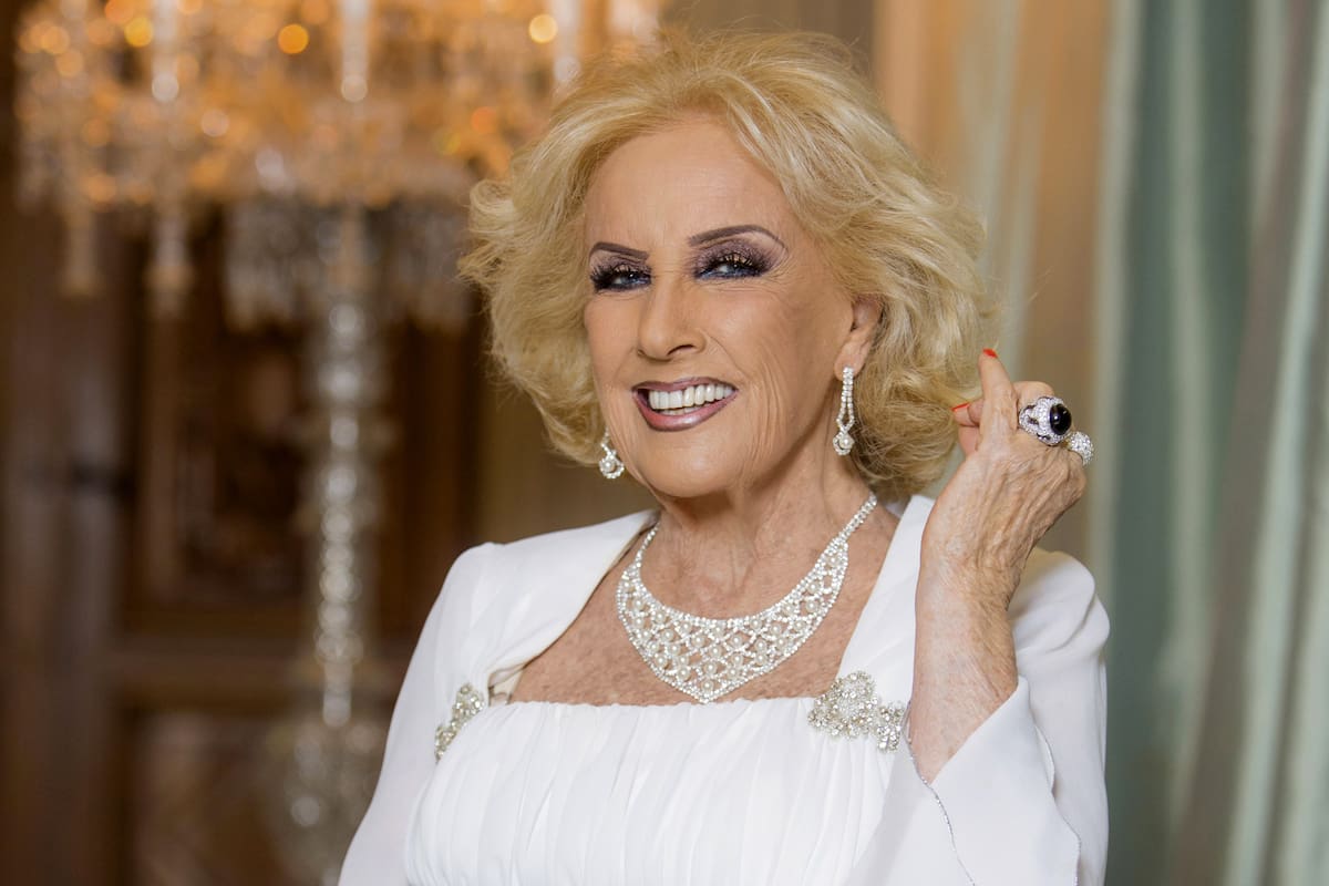 Operaron a Mirtha Legrand en el Mater Dei