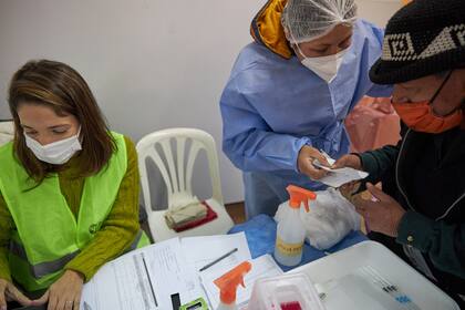 Operativo de vacunación de gente en situación de calle. En este caso fue el jueves 29 de julio en el centro de testeo de San Cayetano, en Liniers.