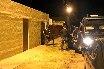 OPERATIVO EL JUEVES A LA NOCHE, con allanamiento y detención del ex jefe investigaciones de la policía , Oyarzabal