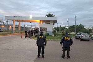 Operativo en el penal Almafuerte, de Mendoza, en una causa por sextorsión